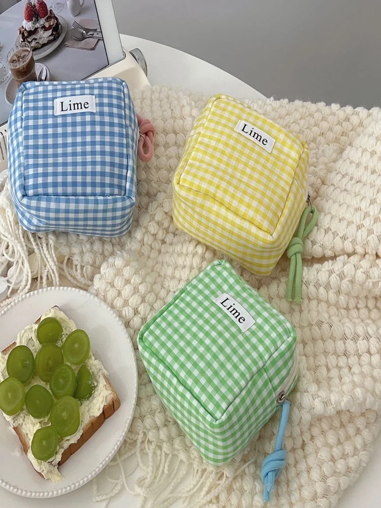 Mini Cute Lattice Square Cosmetic Bag Women Portable Earphones Lipstick Sanitary Napkins Storage Pouch Small Makeup Zipper Bags