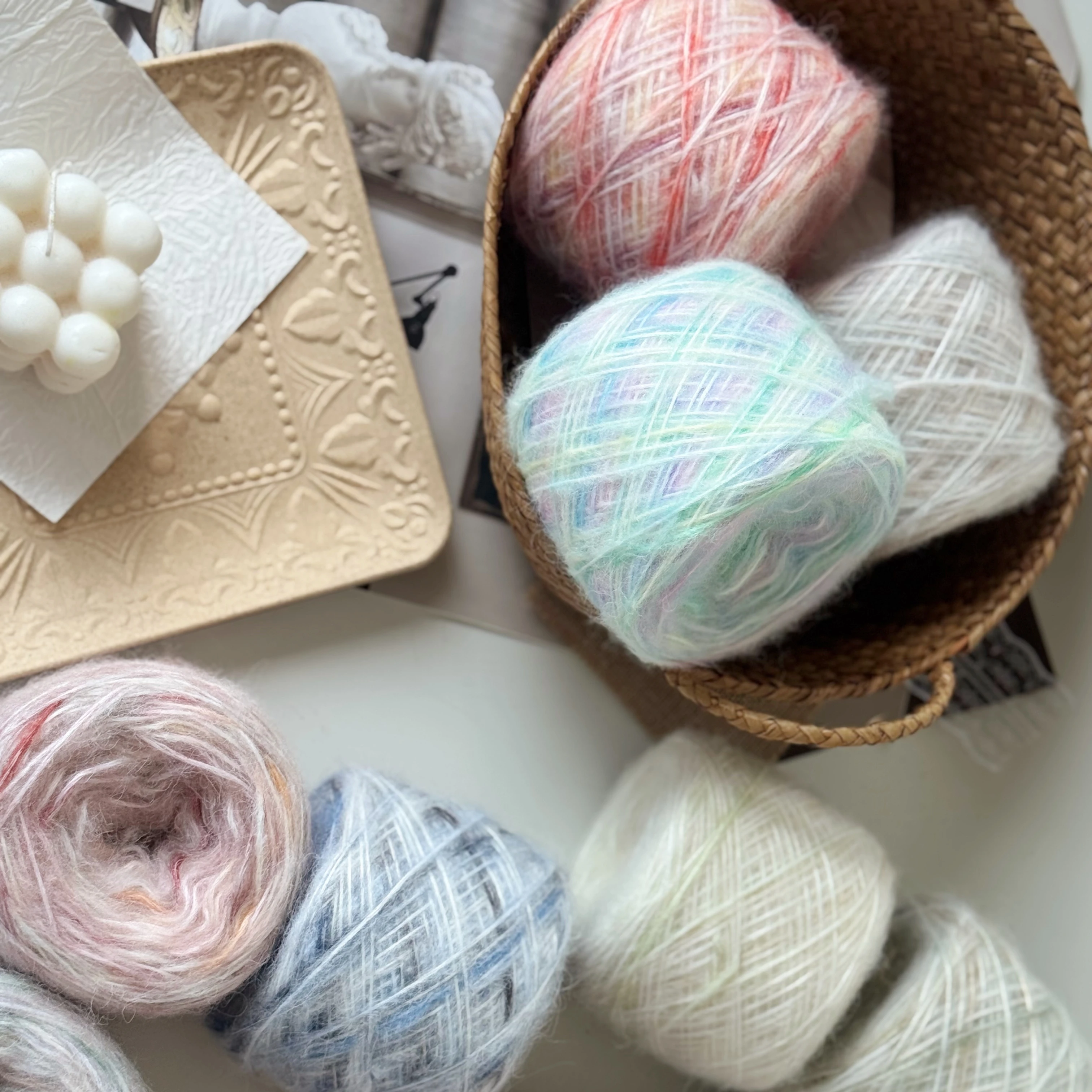 200g, Rainbow Gradient Wool Yarn, Short-Distance Gradient Dyed Yarn, Medium-Thick Yarn, Soft and Fluffy Used for Hand Crochet, DIY Handmade Fashionable Women's Sweaters, Scarves, and Bags. 1 Bag = 2 Packs = 200g