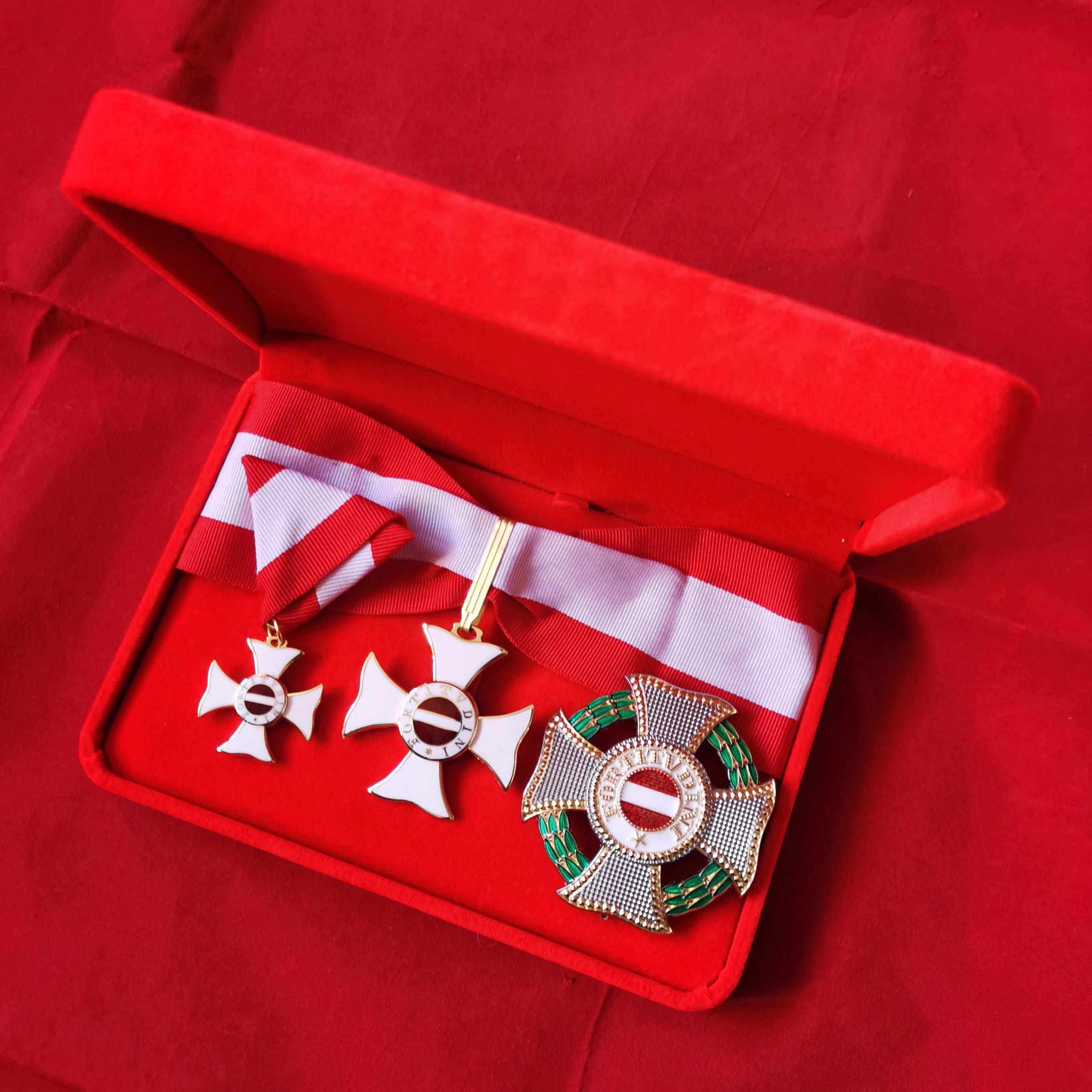 

1 Set Hungary Military Order of Maria Theresia Commander's Cross medals