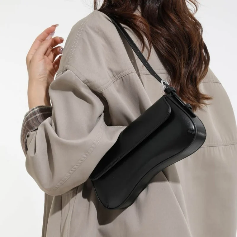 

Sophisticated Women's Crossbody-Bag Crafted From Wildcat-Print Leather Boasting Malta Vintage Spacious Soft Daily Style