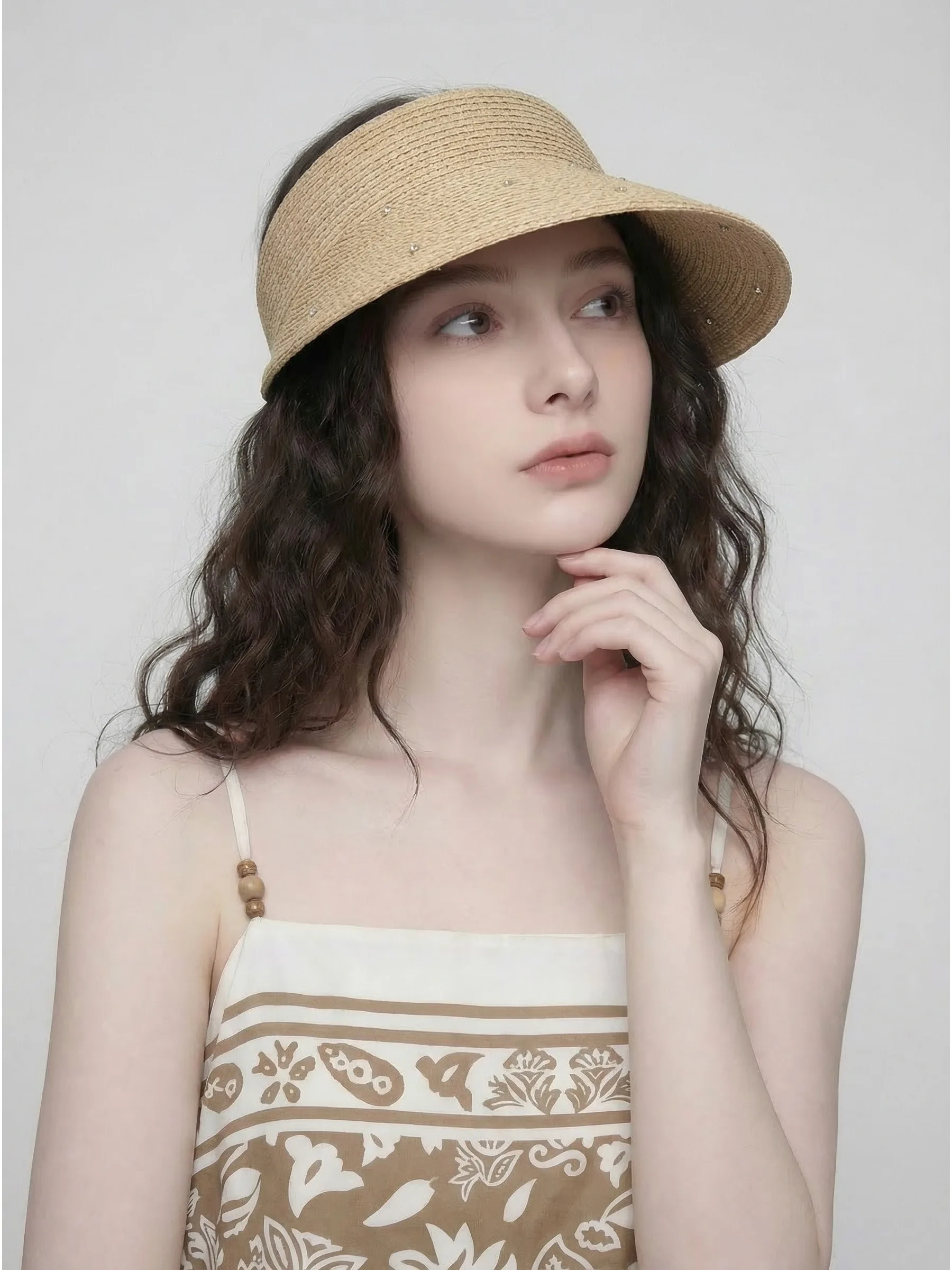 nouveau-style-ete-2026-–-chapeau-de-soleil-a-visiere-vide-large-bord-orne-de-diamants-en-paille-protection-uv-anti-uv-pare-soleil