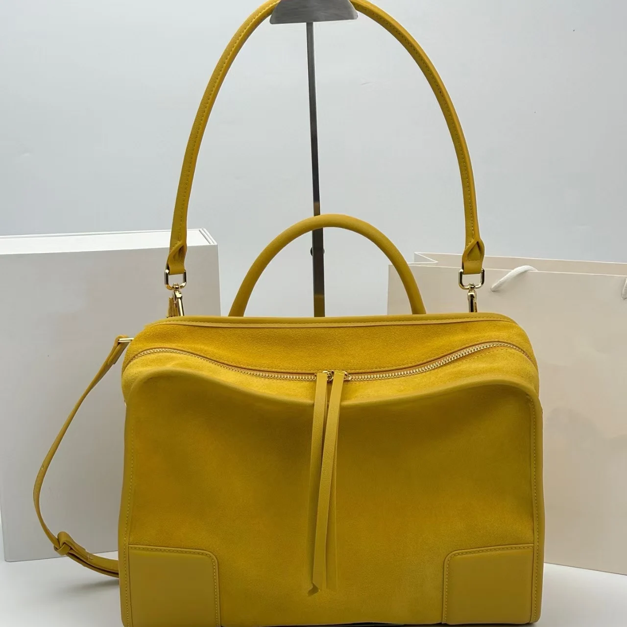 

Light Luxury High-quality 2026 Spring Large-capacity Handbag Matte Cowhide Shoulder Messenger Bag Fashion Versatile NO LOGO