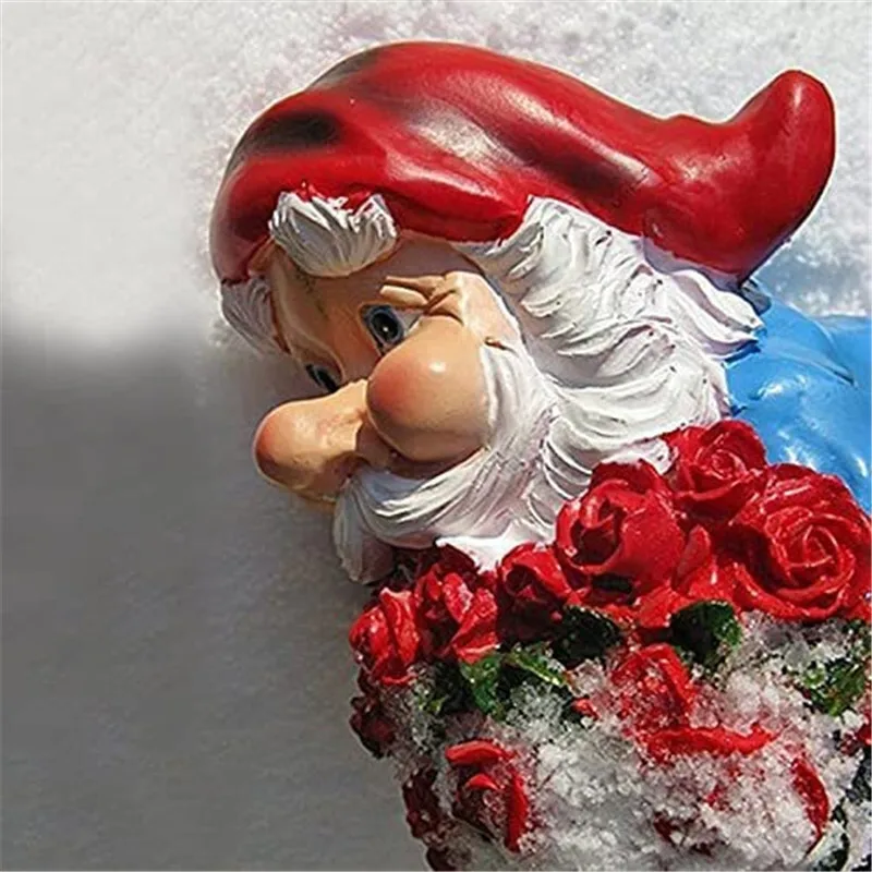 Resin Gnome Garden Statue Decoration Gnome With A Bunch Red Roses Sculpture Christmas Ornament Outdoor Landscape Figurine Decor