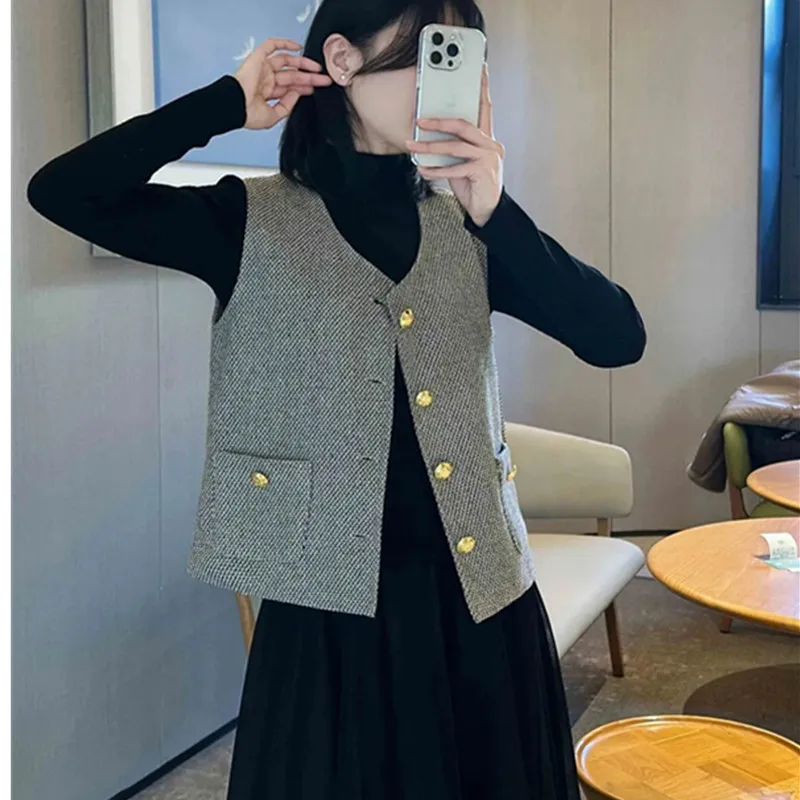 2026 Spring Autumn New Small Fragrant Style Vest Coat for Women French Style Unique High End Loose Waistcoat Lady Short Tops