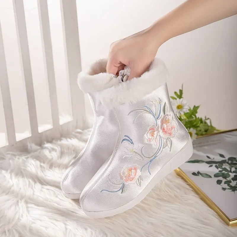 

Winter Women Boots Chinese Ancient Embroidery Shoes 2026 Elevator White&Red Embroidered Hanfu Shoes Women Plus Size 35-40#