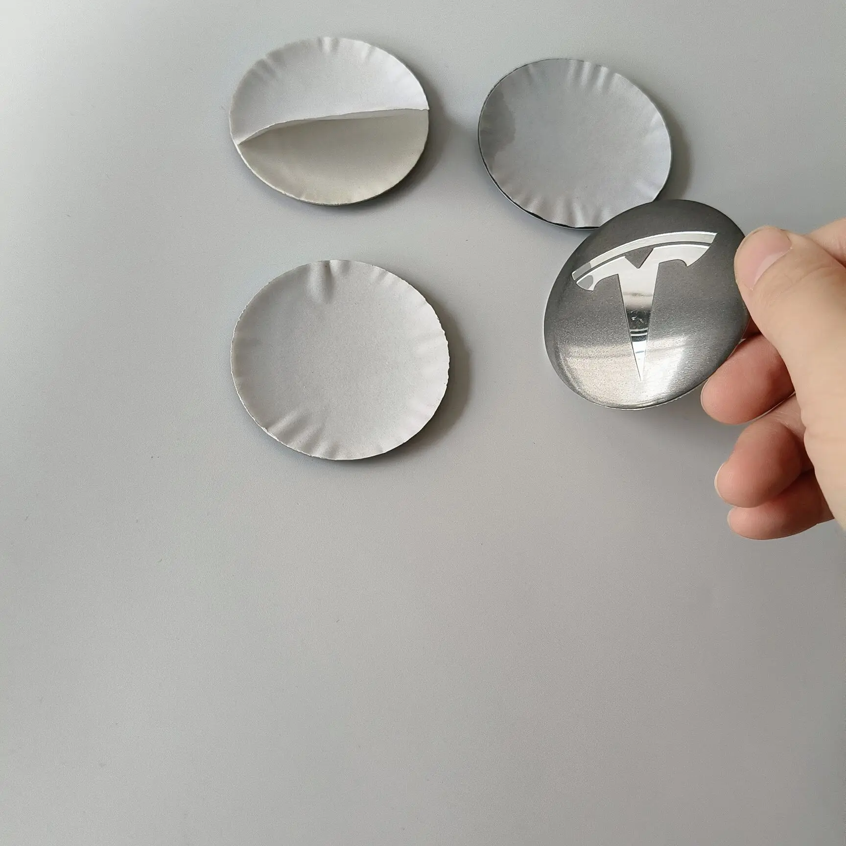 4er-Set 8er-Set 56mm Aufkleberkappen für Tesla Model 3Y S Radnabenkappen Emblem Abzeichen Aufkleber Zubehör Auto-Styling Dekorationen