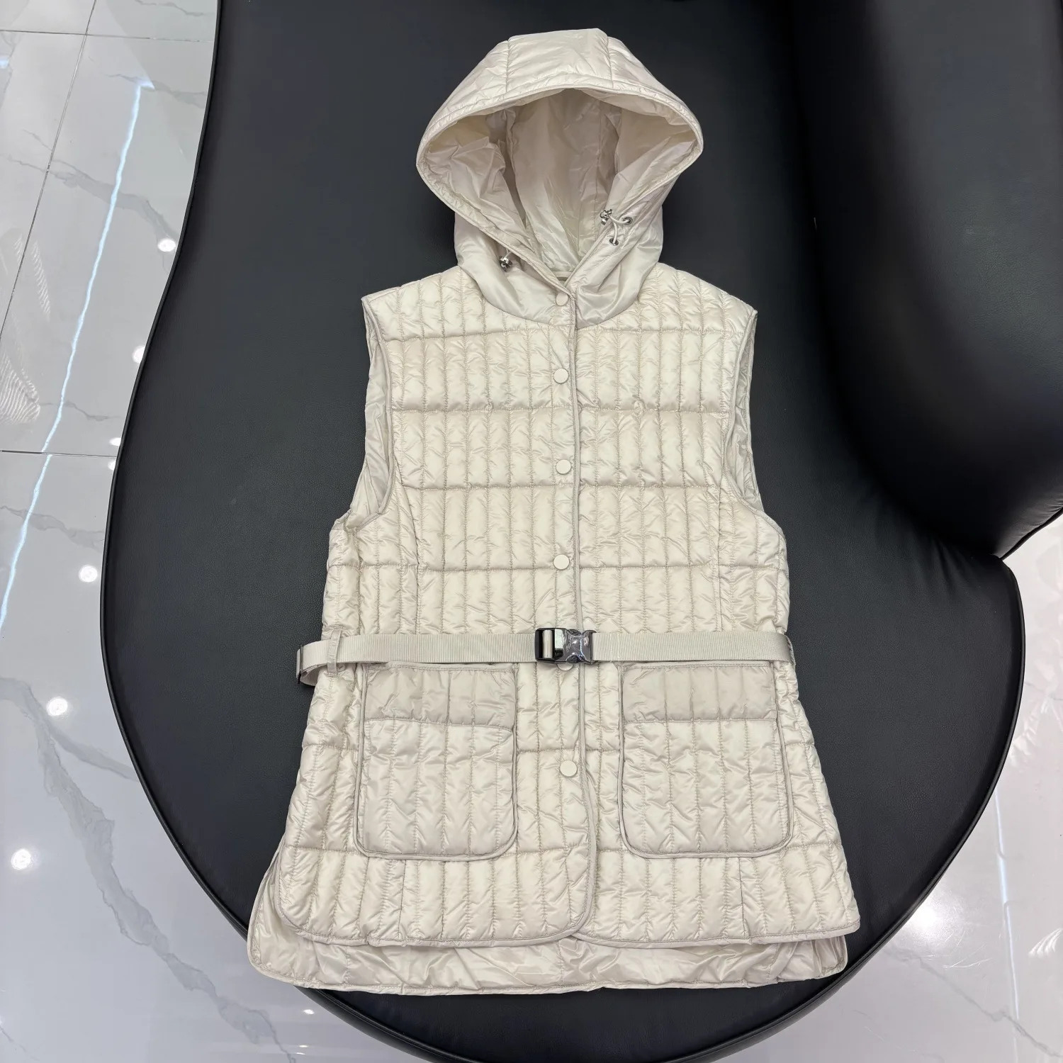 Gilet con cappuccio in piuma d'anatra bianca autunno/inverno, a righe, con supporto a griglia fine, con cintura, per tenere al caldo il gilet imbottito per le donne