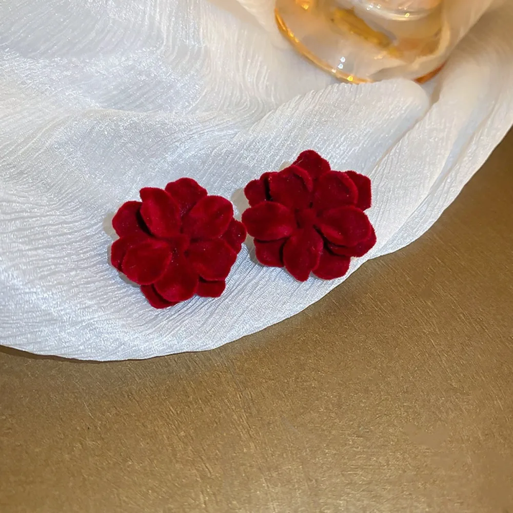 Vintage Romantic Red Flocked Rose Flower Gold Tone Bow Dangle Earrings for Women Autumn Winter Wedding Banquet Fashion Jewelry