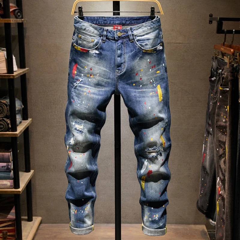 

Мужские джинсы Street Designer Fashion: высококачественные ретро-джинсы синего цвета, стрейч, зауженный крой, с эффектом потертости и росписью, в стиле хип-хоп, винтажные джинсовые брюки