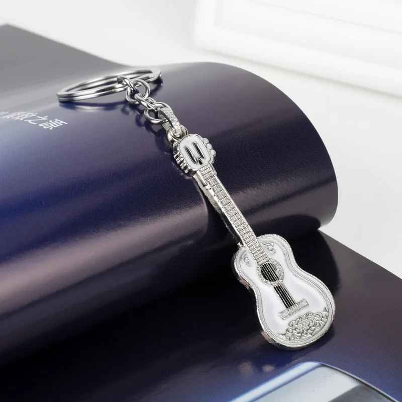 男性と女性のためのギターキーホルダー,車のキーホルダー,楽器ペンダント,ファッションアクセサリー,ギフト