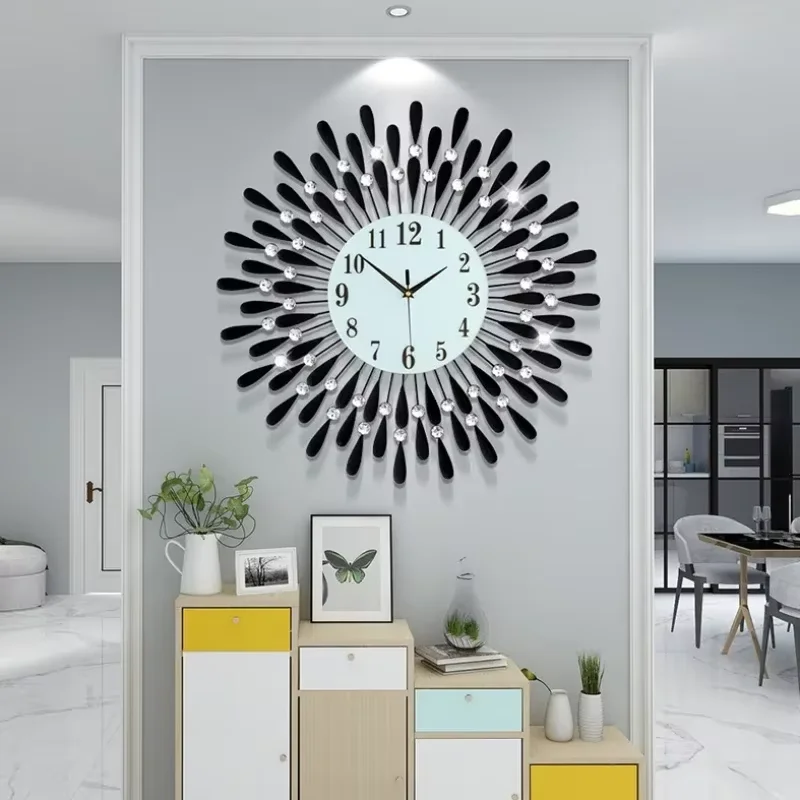 Luxury Nordic Style Wall Clocks Gold Needle Aesthetic Designer Metal Clock Fancy Modern Living Room Relogio De Parede Decorative