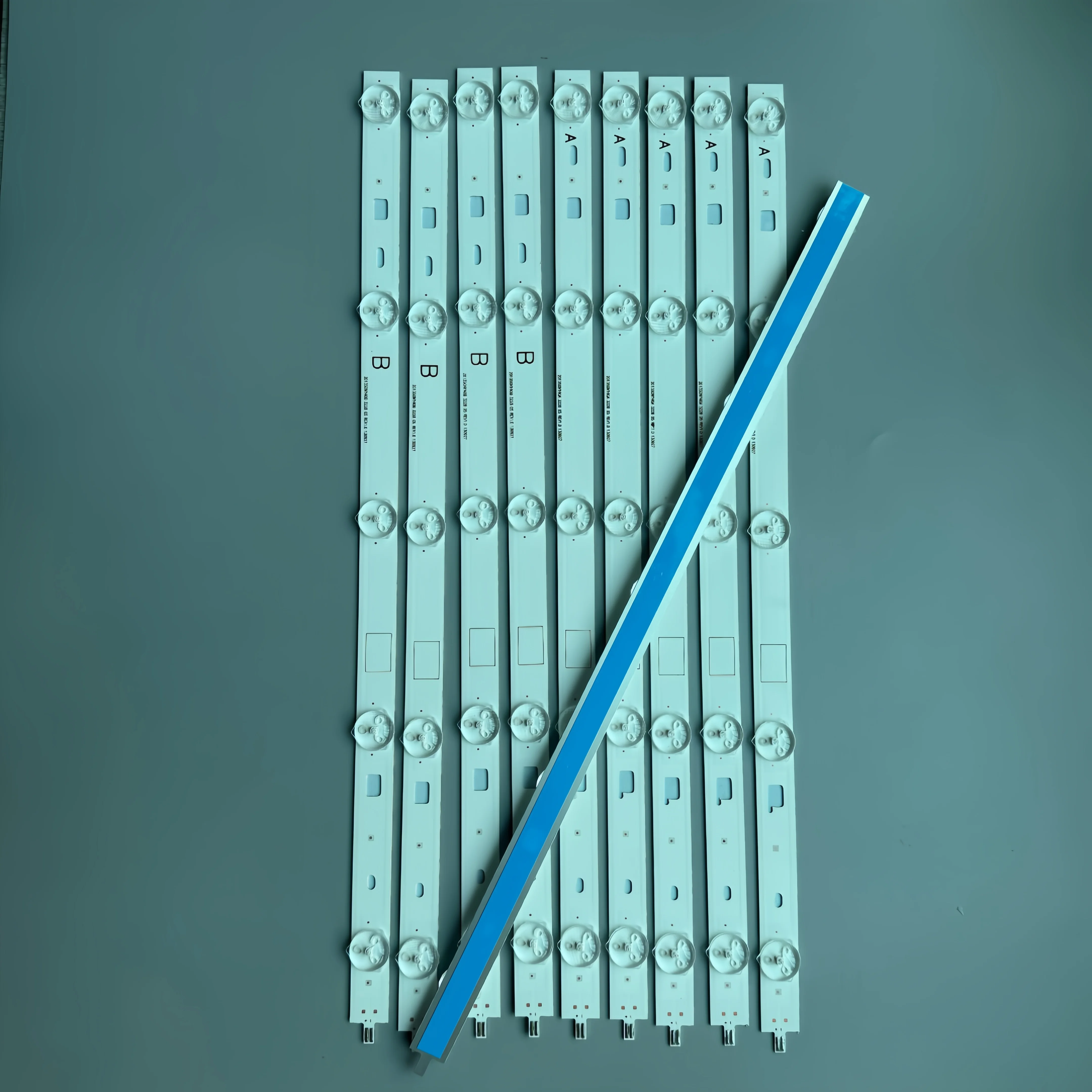 Listwa podświetlenia LED do telewizorów 40 cali KDL-40RM10B 2013S/ONY40A 2013S/ONY40B KDL-40R483B KDL-40R453B KDL-40W600B KDL-40R480B KDL-40R450B