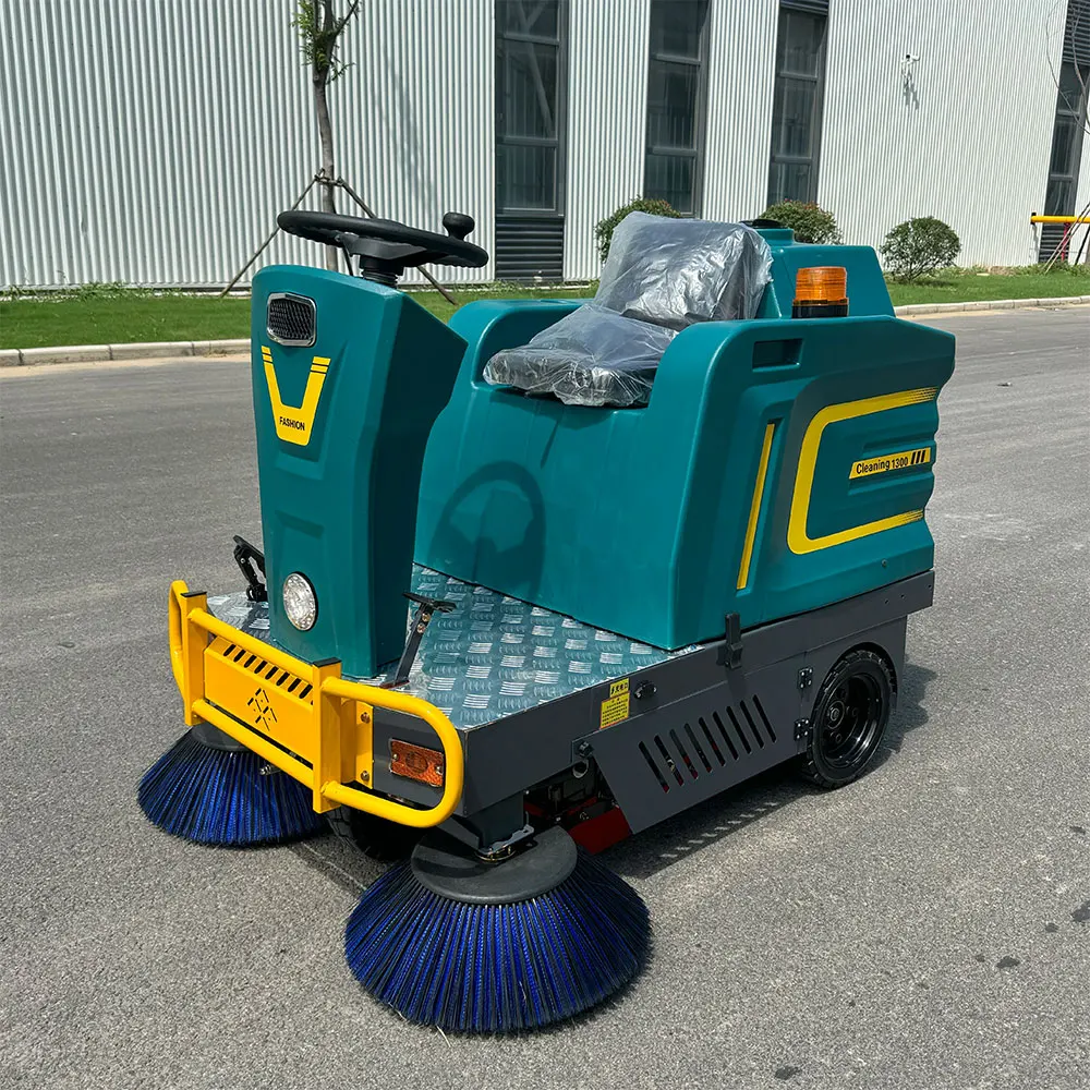 Street Sweeper, Sweeping Width1300mm, Electric Ride on Sweeper, Sweeping Machine for Street, Roads, Factories, Excluding freight