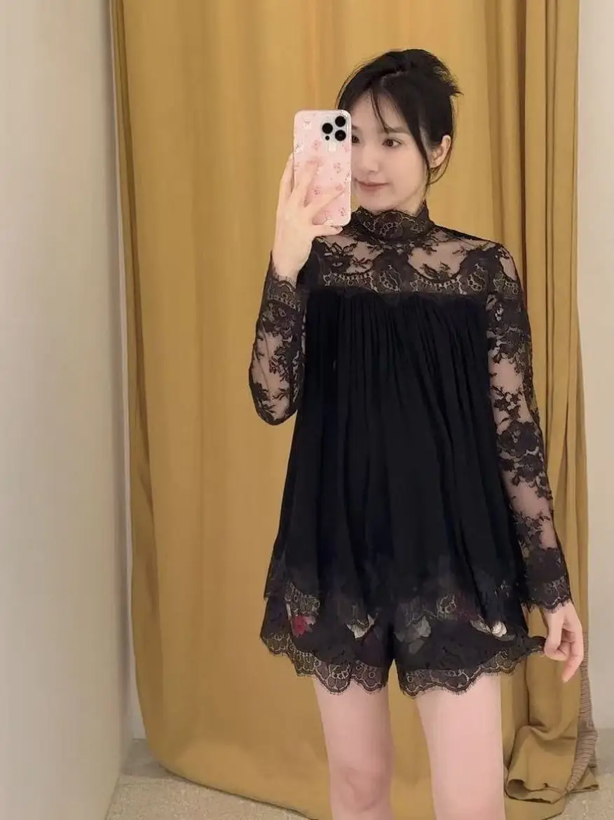 ชุดเซ็ตเสื้อคอสูงแขนยาวผ้าลูกไม้ลายดอกไม้สไตล์หรูหรา คอลเลคชั่นฤดูใบไม้ร่วง-ฤดูหนาว 2025 สำหรับผู้หญิง