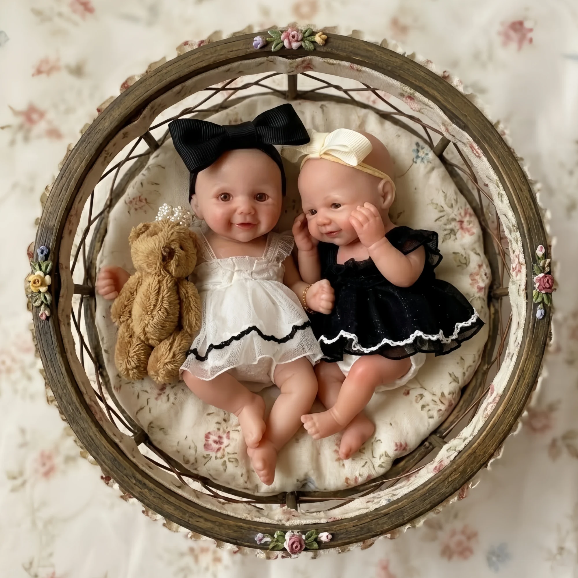 

6Inch Mini Palm Full Body Soft bebe reborn de silicona Girl Dolls With Painted Skin Wahsable Handmade Lifelike Newborn Doll