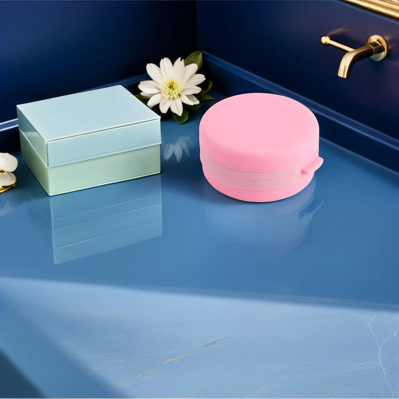 

Silicone Bath Brush Soft Comfortable Shower Scrubber with Soap Box Hanging Rope Body Cleaning Scrubber Portable