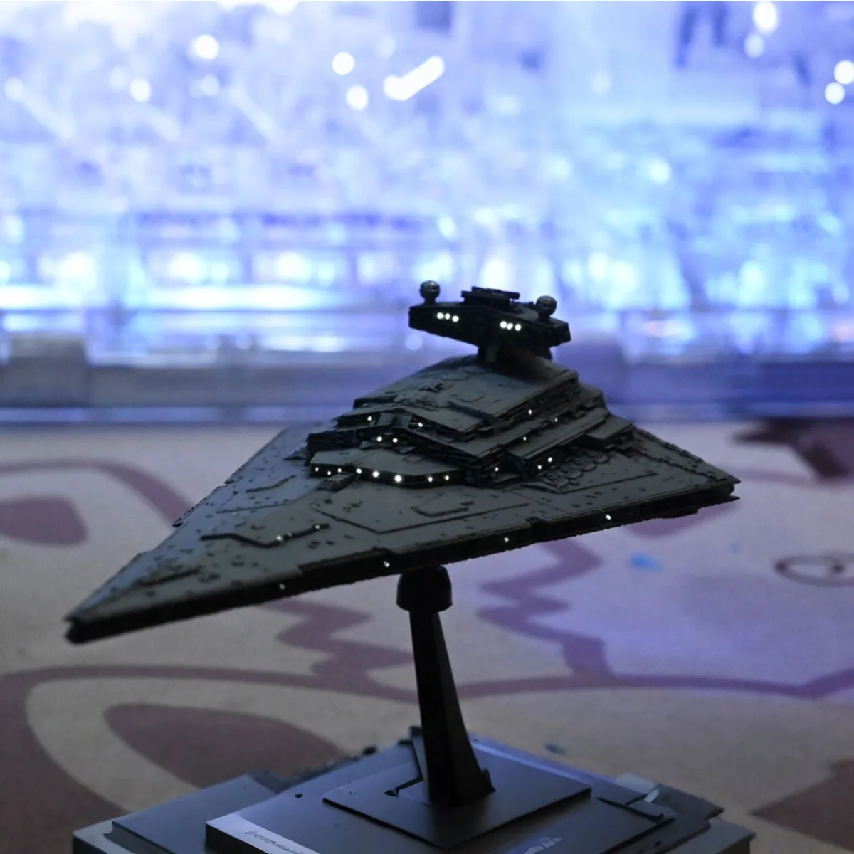 Spaceship 001 Star Destroyer Battleship Model 11cm Weathered Design Multiple Lights Spacecraft Static Model Ship Toy Ornament