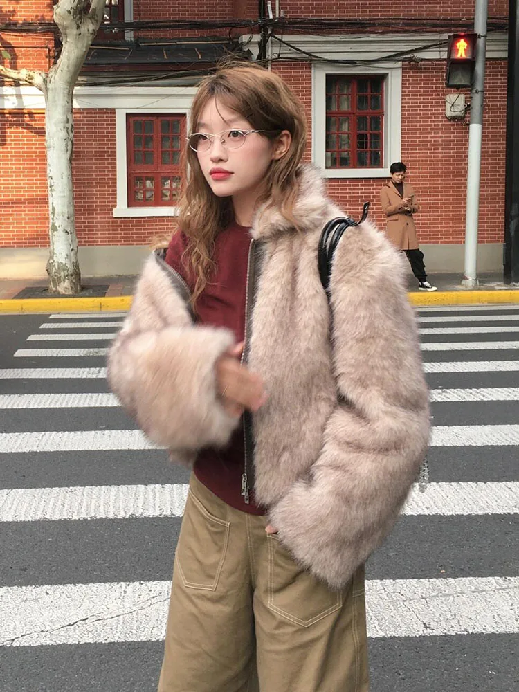 معطف نسائي كوري جديد لعام 2025 من الفرو الكوري الجديد غير رسمي فضفاض كسول Sle Plu معطف نسائي للكلية