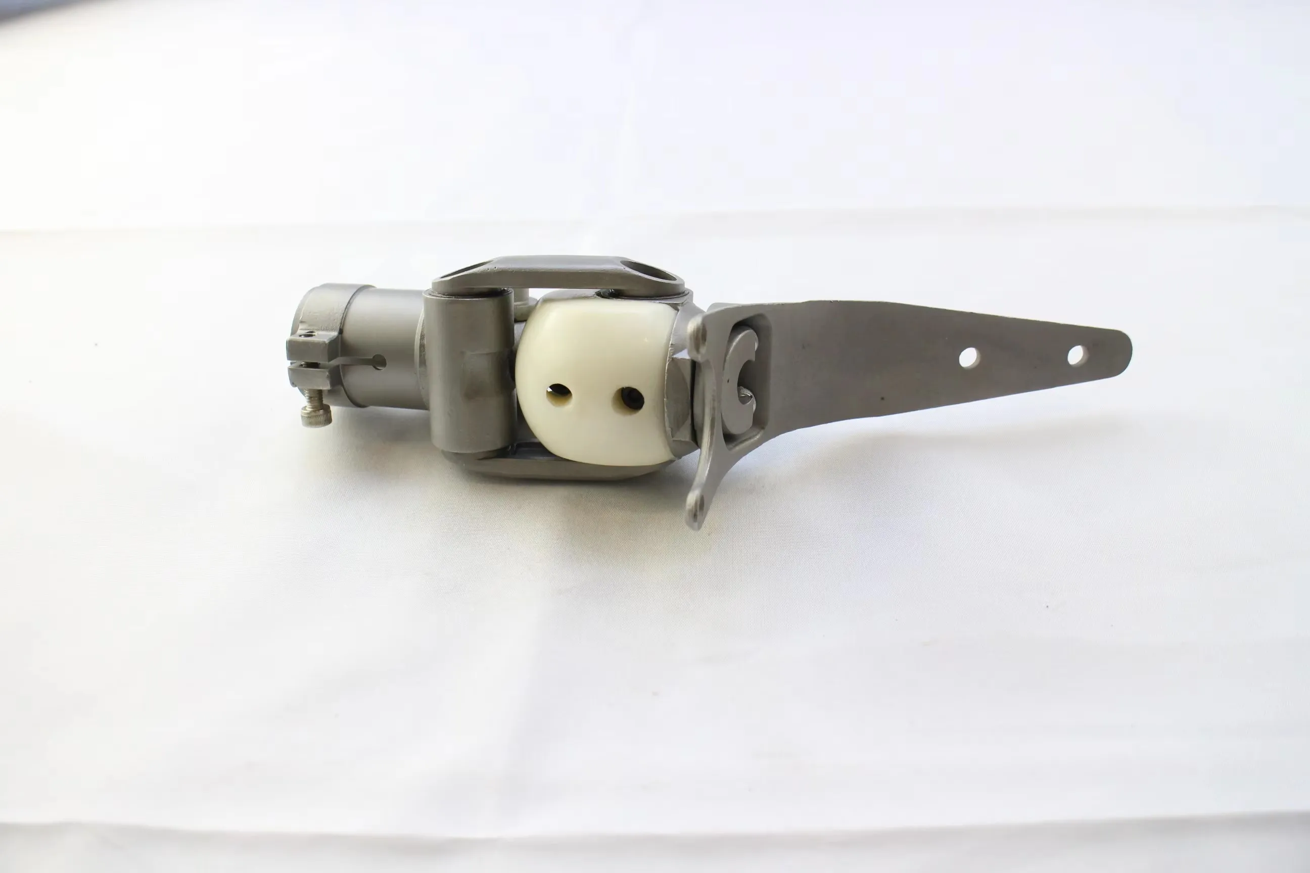 Stainless steel Lock Broken Knee Joint  Secure Locking Precision Advanced Lock Four Axis Knee Joint for Prosthetic Limbs