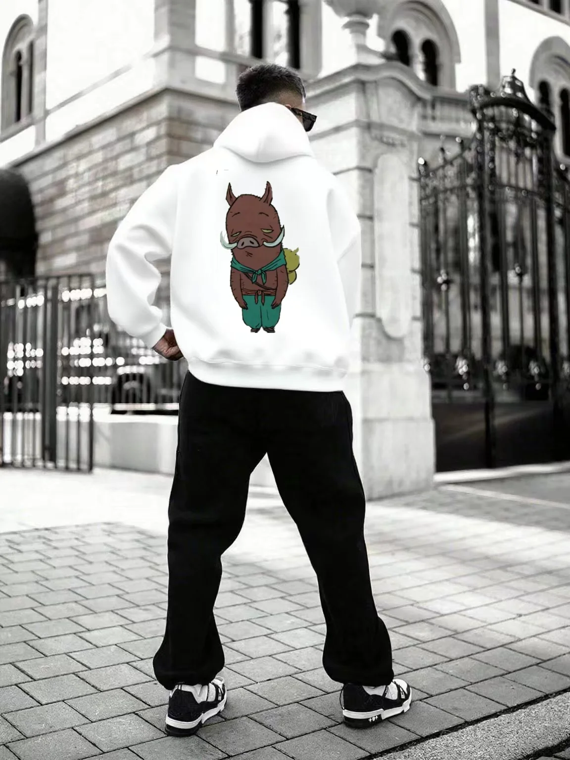 

Мужской весенне-осенний комплект с капюшоном! Полный комплект в комплекте. Идеальная толщина, долговечность. Легко сочетается, обязательный весна-осень!