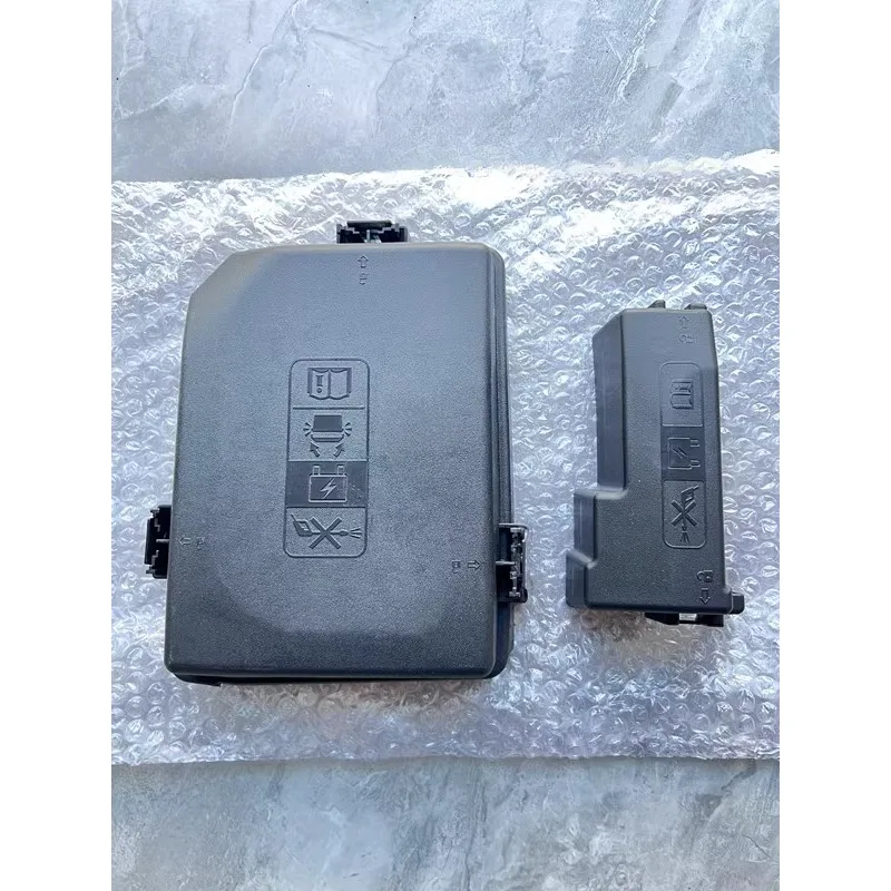 

Fuse engine compartment insurance relay car insurance box cover for Equinox Enclave
