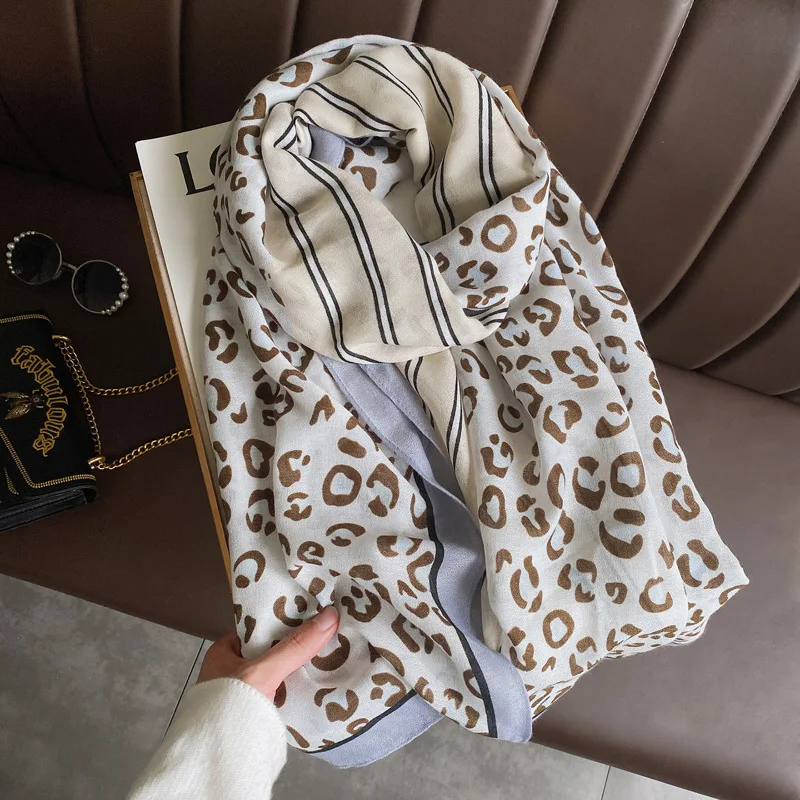 

Luxury Brand 2023 Autumn Winter Women Scarf Beach Shawl Cotton Lady Fashion Chain Scarves Bandana Pashmina Wrap Hijab Muffler