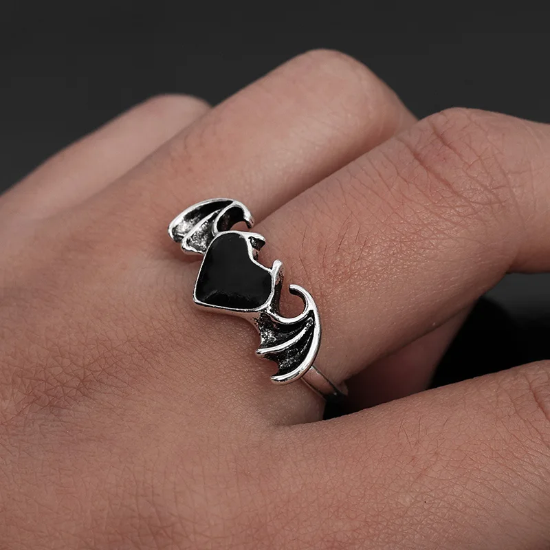 Punk Devil Wings Ring Vintage Black Heart Bat Rings For Women Men Halloween Jewelry