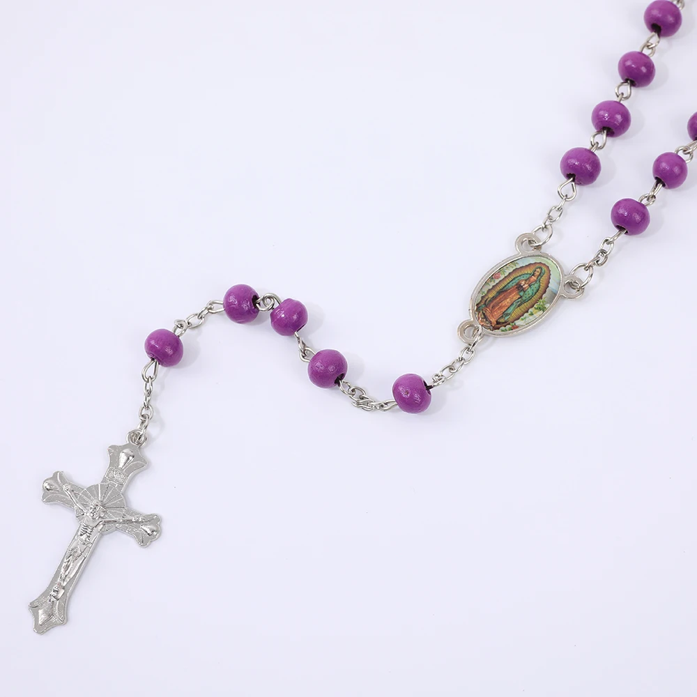 Blaue Rosenkranzkette für Damen und Herren, 6 mm, aus Holz, lange Kette, religiöser Anhänger mit der Jungfrau Maria und einem Kreuz, Herrenschmuck für Partys, Geschenk. – Detail 19