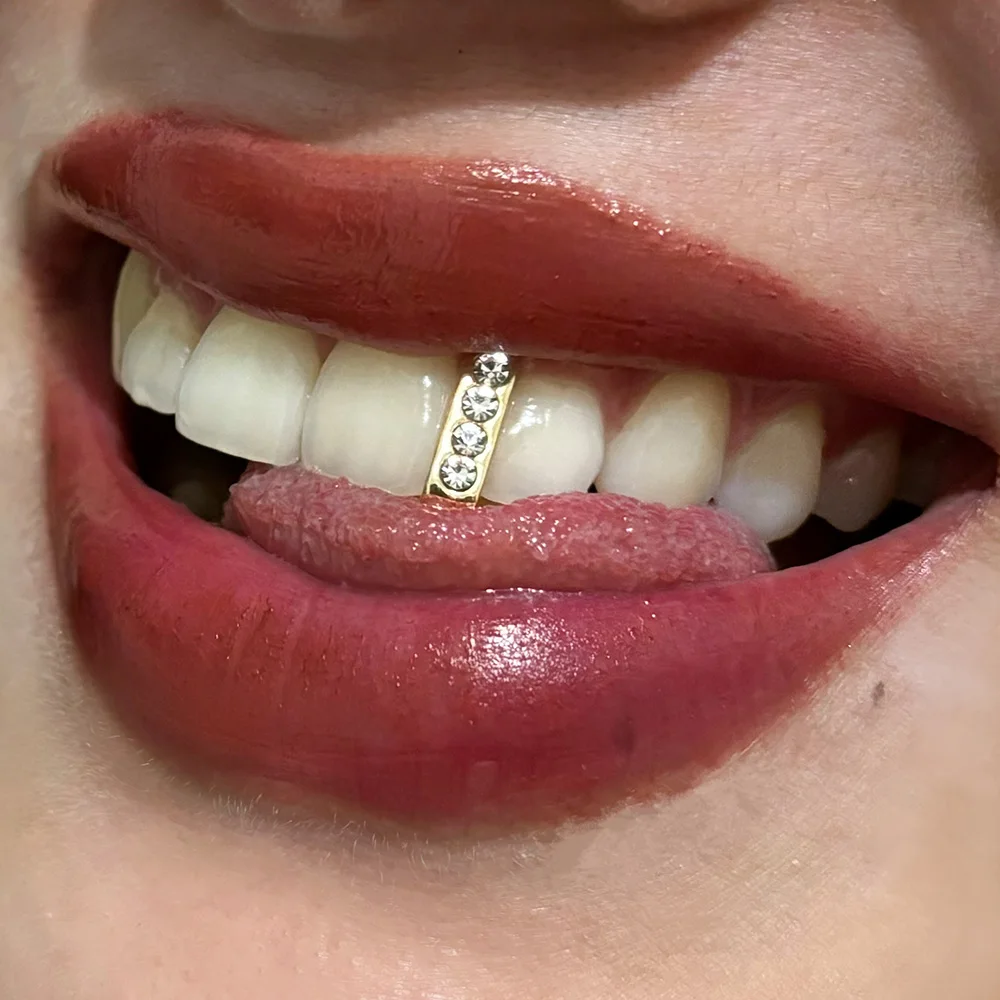 RACHELZ New Style 4 CZ Stone Long Stick Teeth Grillz Hip Hop Zircon Single Tooth Caps Decor For Women Men Jewelry Party Gift