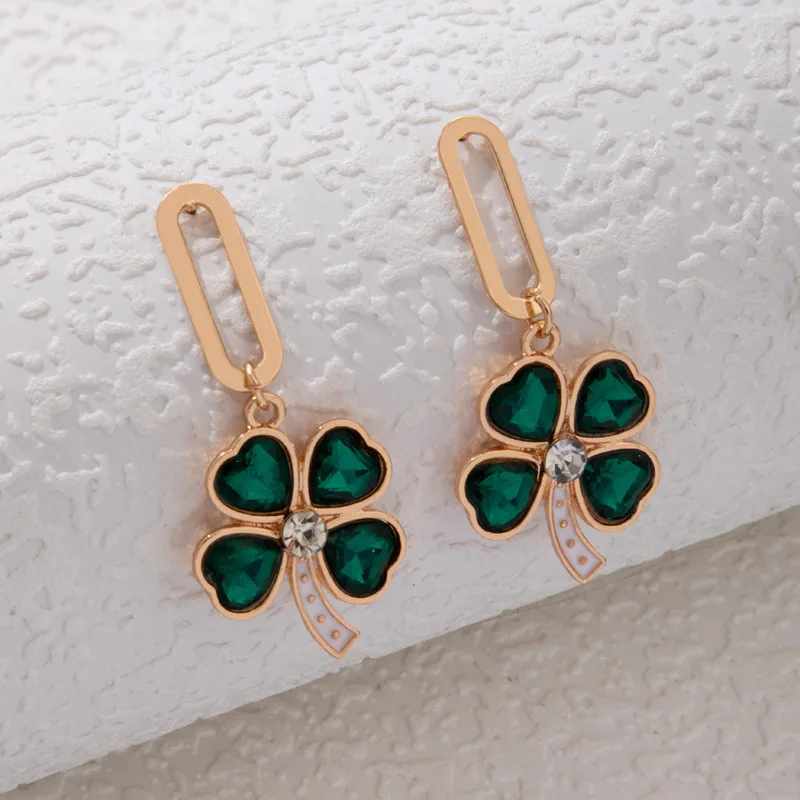 Fashionable Lucky Clover Zircon Earrings Women's Green Pendant Shining Charm Earrings Birthday Party Jewelry Accessories