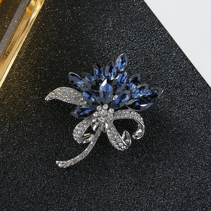 Broches Bisuteria Crystal Lady Brooch Rhinestone Corsage Suit Pins Wholesale Gift Femme