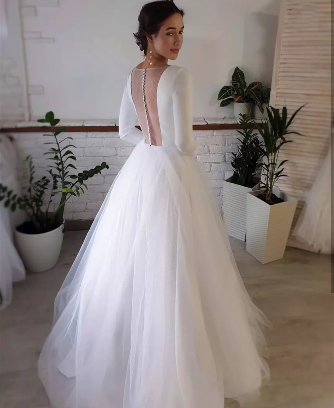 Customized Long Sleeves Wedding Dresses A Line Square Collar Illusion Back Wedding Dress Button Wave Point Tulle Bridal Gown