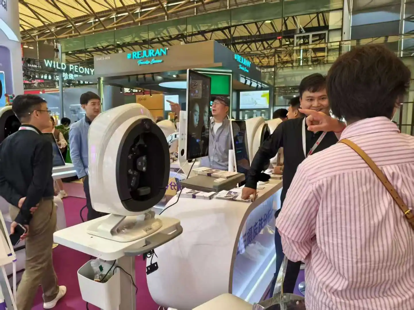 Profesjonalny analizator skóry 3D AI do diagnostyki problemów skóry twarzy z analizą 8 widm dla salonów kosmetycznych