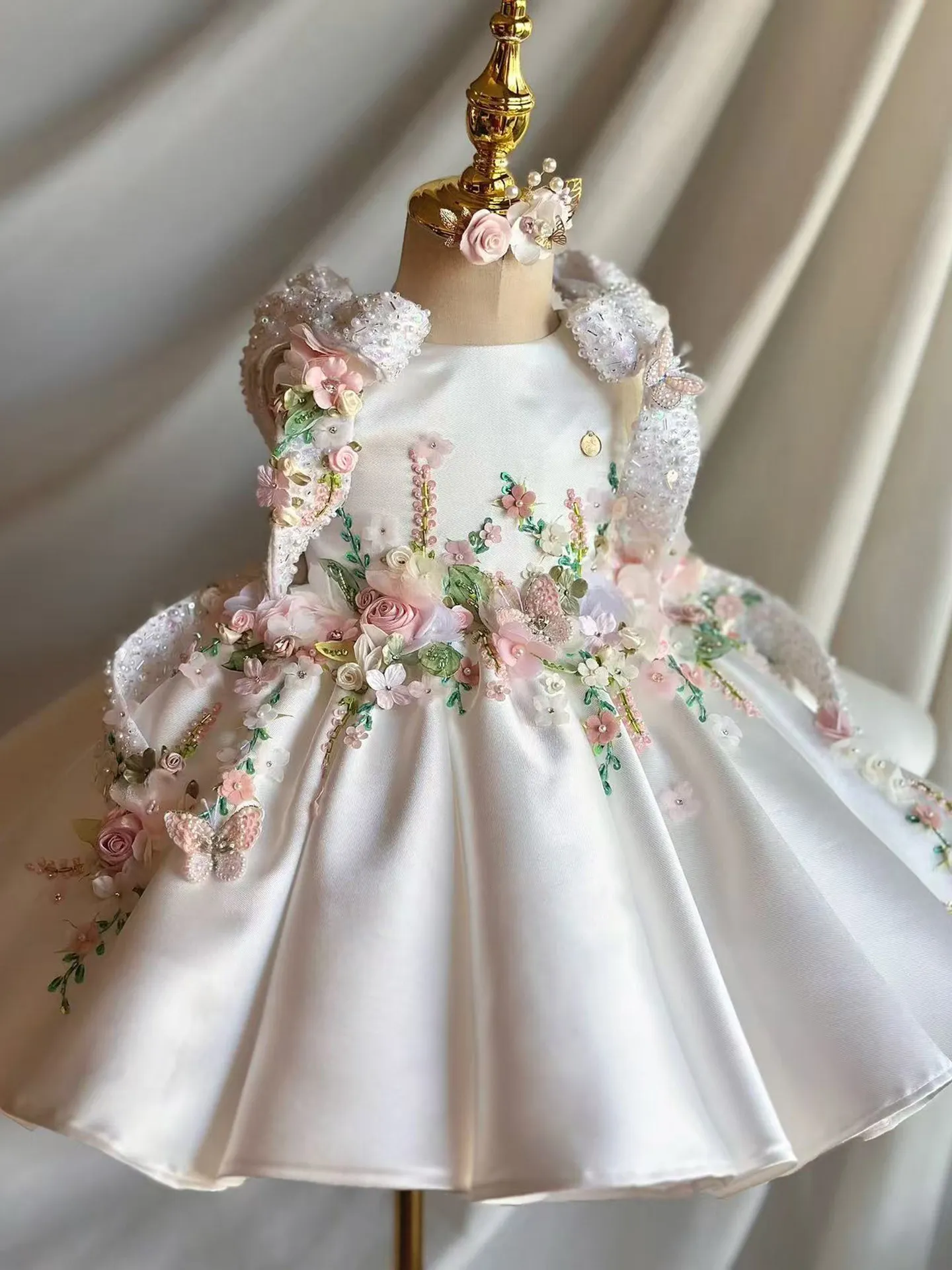 Flower Girl Dress Satin 3D Floral Embellished Ball Gown Wedding Gown First Christmas Party Dress For Girlsفساتين اطفا