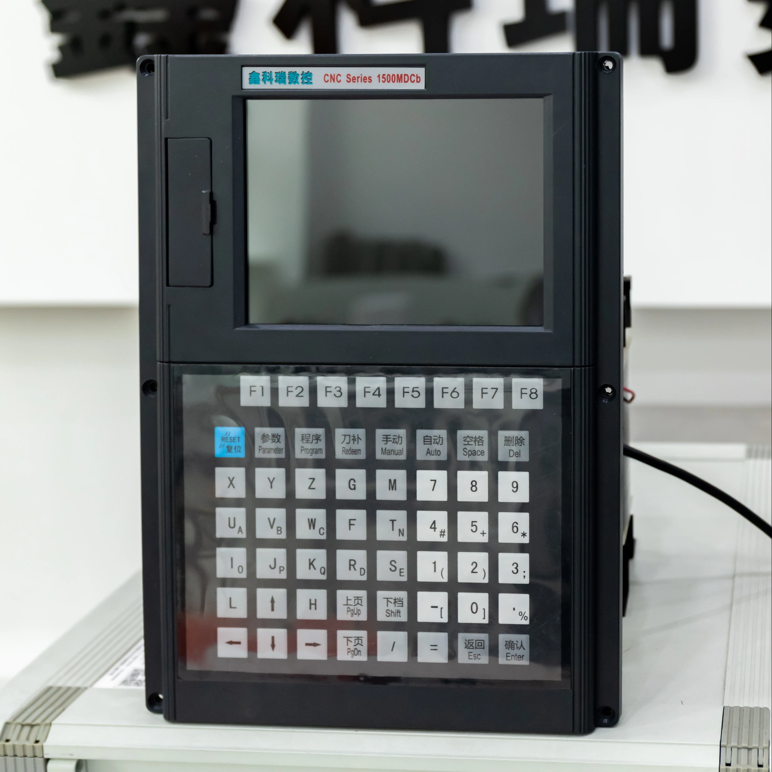 

Фрезерный или токарный станок с ЧПУ Контроллер ПЛК Широко используемый 3-осевой контроллер Поддержка поворотного веса для растений Сверлильный станок