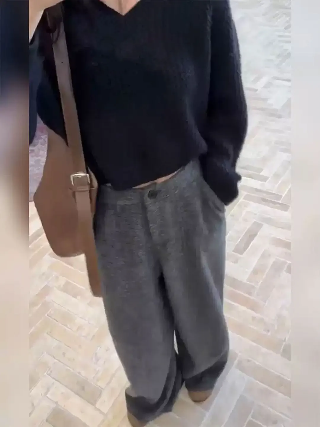 

Серые повседневные брюки с высокой талией и прямым кроем для женщин, осенне-зимняя новинка, большие размеры, для фигуры типа «груша», стройнящие, шерстяные, драпированные, с широкими штанинами...