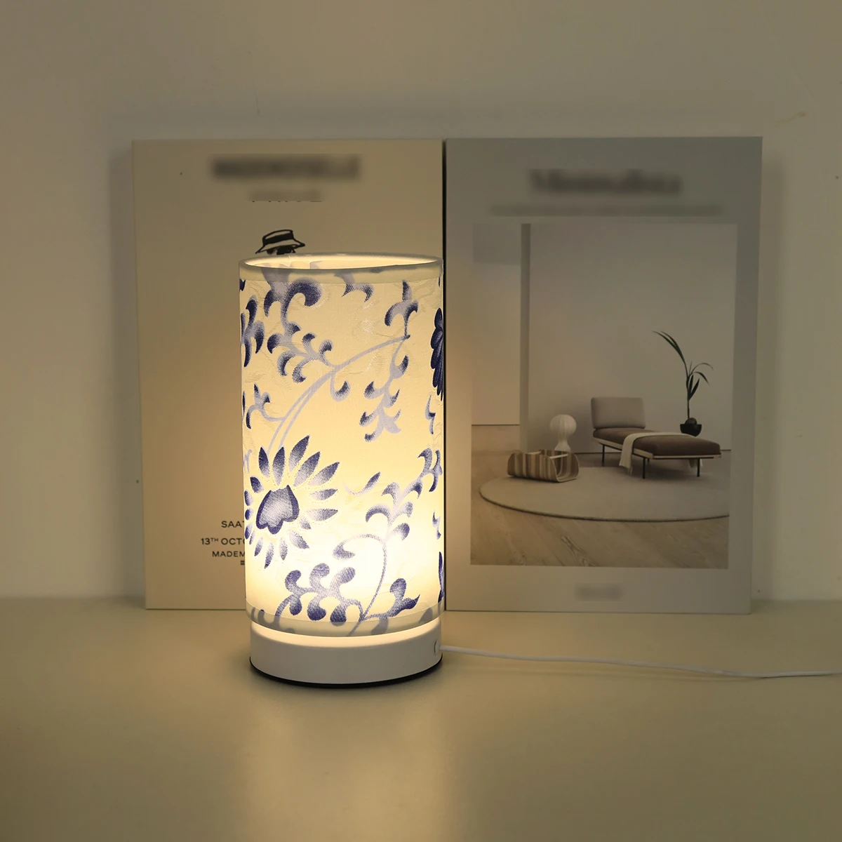 Modern fabric blue and white porcelain desk lamp, home warm lighting desk lamp suitable for bedrooms, study rooms
