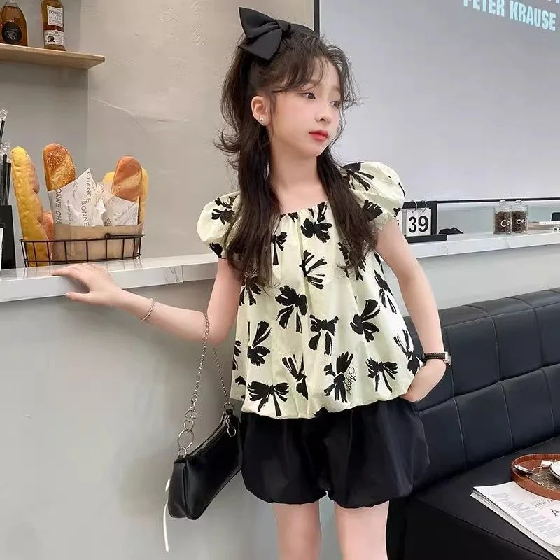 

Girls' Summer Outfit: Chiffon Shirt and Shorts Two-Piece Set2026New floral pattern for older childrenTTrendy shirt and pants set