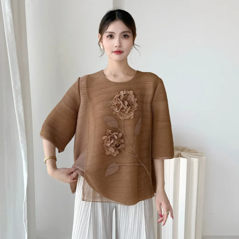 

Плиссированная футболка Miyake с вышивкой, повседневный топ с круглым вырезом, новинка 2026 года, женская, больших размеров, эластичная, удобная, легкая, складная одежда