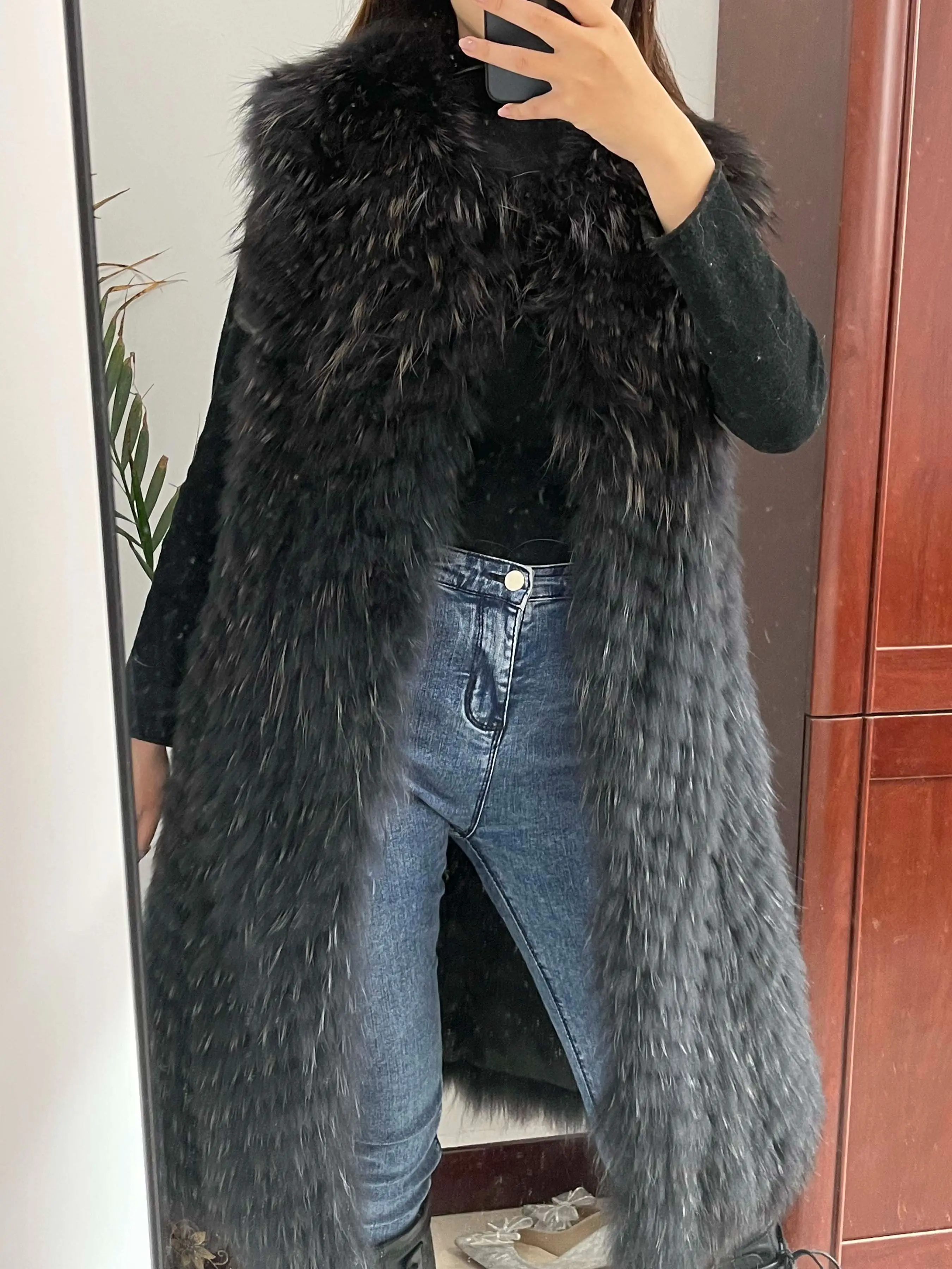 

Natural Real Fur Overcoat Women's Warm Winter Jackets Vest Luxury Long Furry Fur Coat Women 2024 New Button Style Girls Clothes