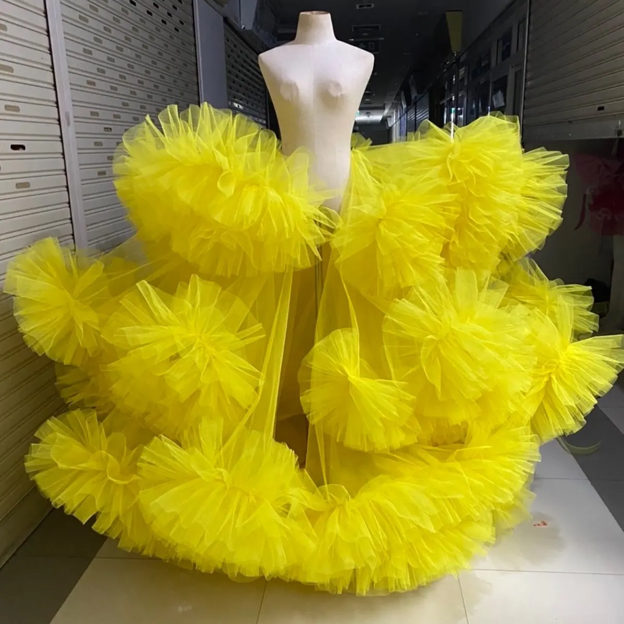 

Hot Bright Yellow Flower Tutu Skirt for Women Girls Oversized Puffy Layered Tulle Skirt for Party Wedding Dance Costume Cosplay