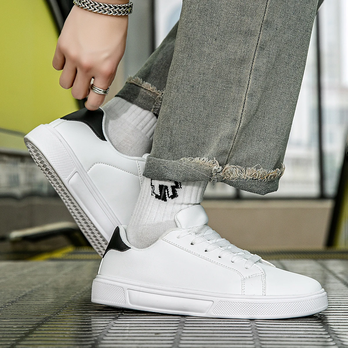 

PU Leather Men Shoes Sneakers Trend Casual Shoes Leisure Male Sneakers Footwear Men Vulcanized Shoes Couple Shoes Women Shoes