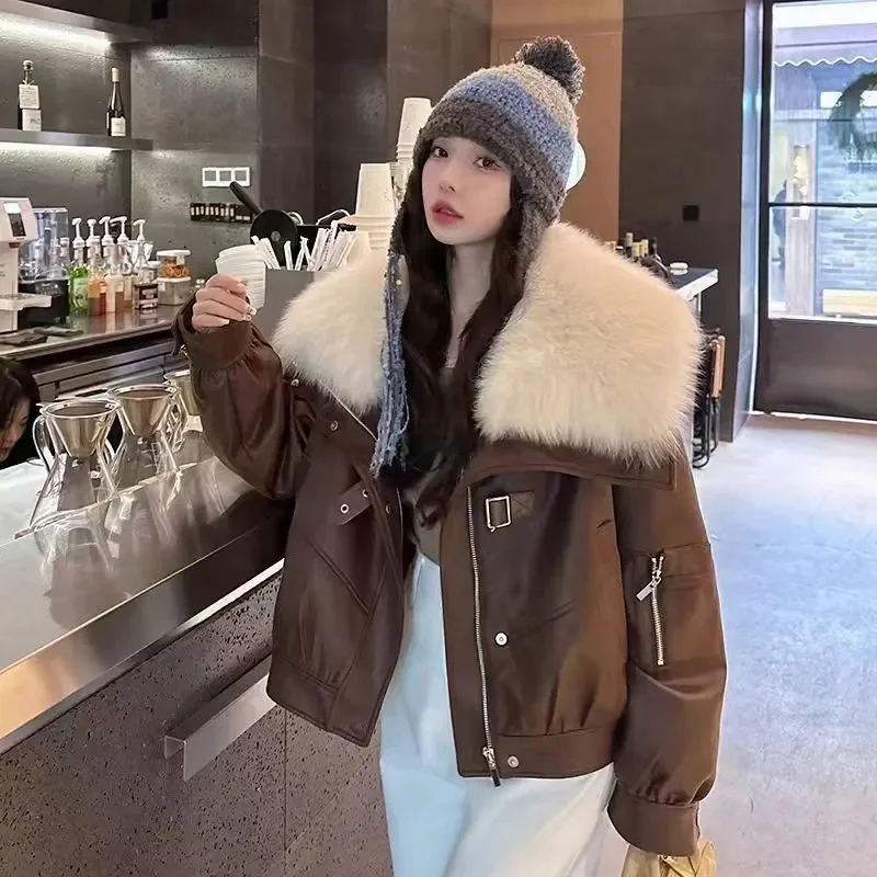 Abrigo de invierno 2025 chaqueta de plumas para forro chaqueta de motocicleta Cuello de piel de zorro Parka de piel de ante corta de moda de alta calidad
