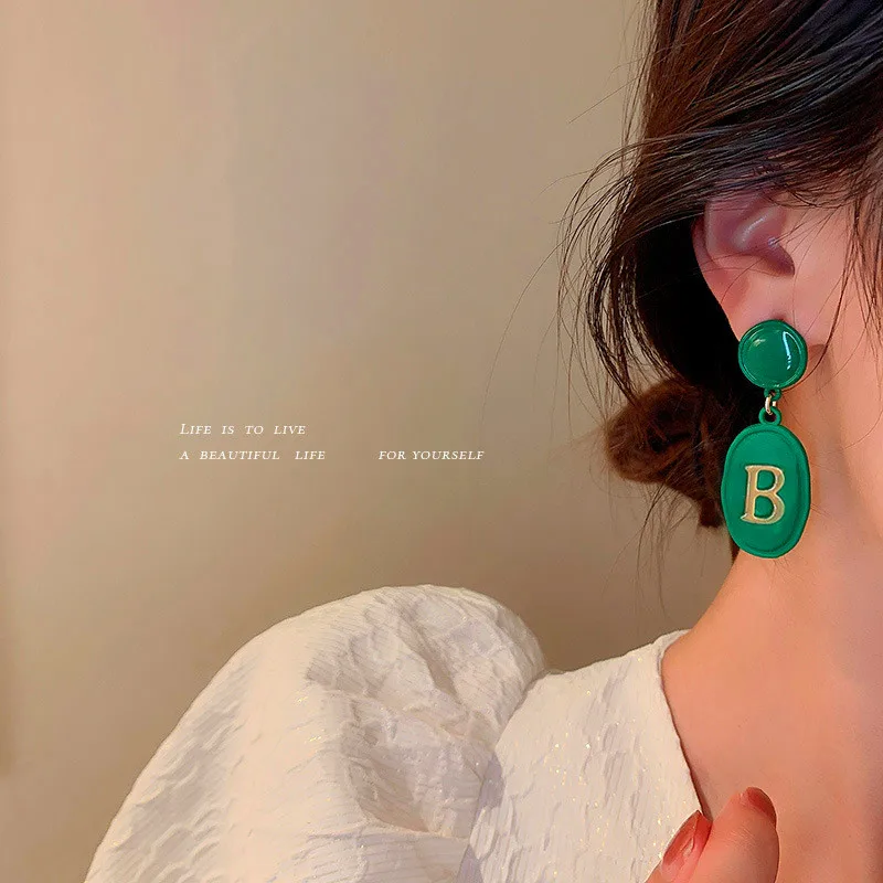 Brand New Metal Ladies Earrings Women Letter B Pendant Stud Earrings Girls Acrylic Pendant Jewelry Party 2023