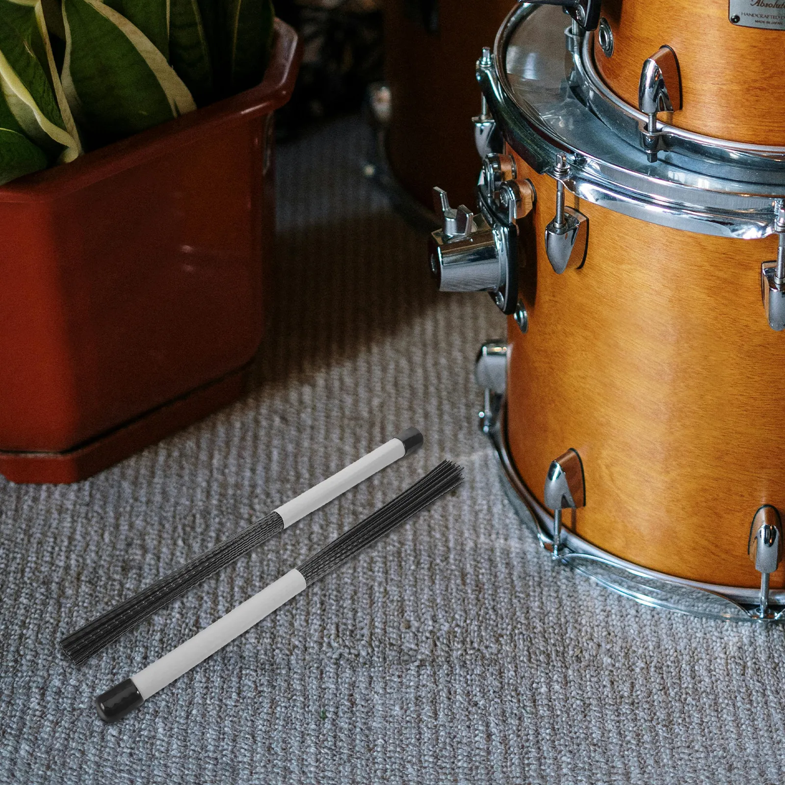 1 paire de brosses de batterie en nylon haute résilience avec manche gris, baguettes de batterie jazz pour snare, cajon, boîte à rythmes, entraînement de percussion