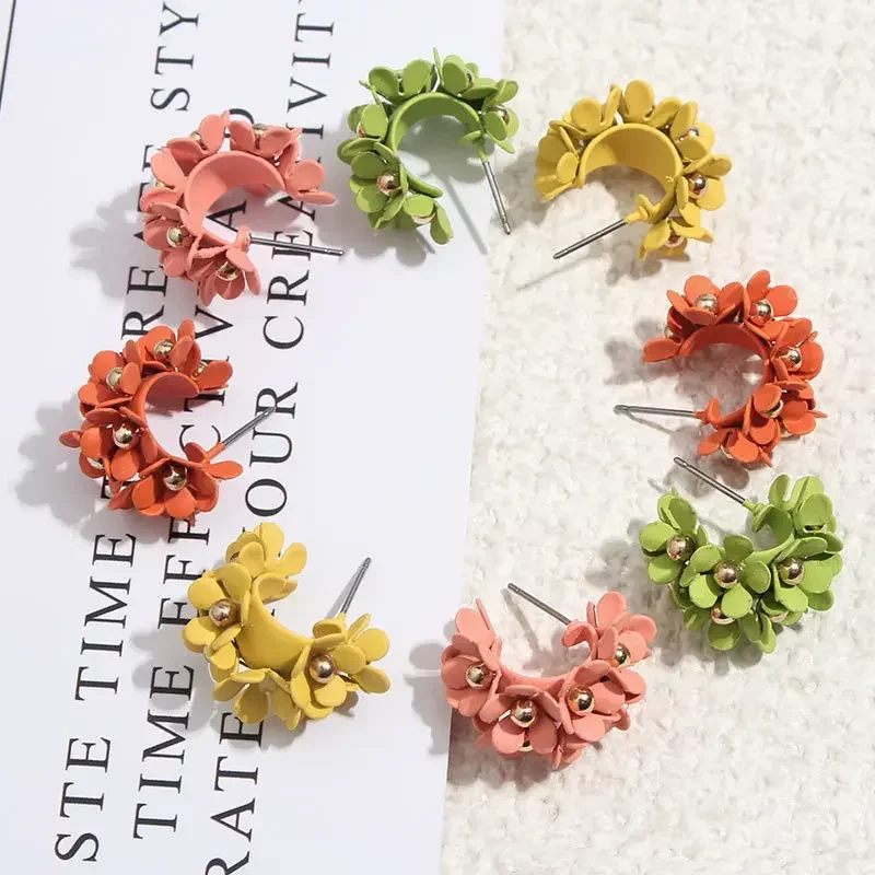 

Korean Style Retro C Shape Drop Earring with Flowers Hyperbole Big Multicolor Stud Earrings for Women Girl Wedding Party Gift