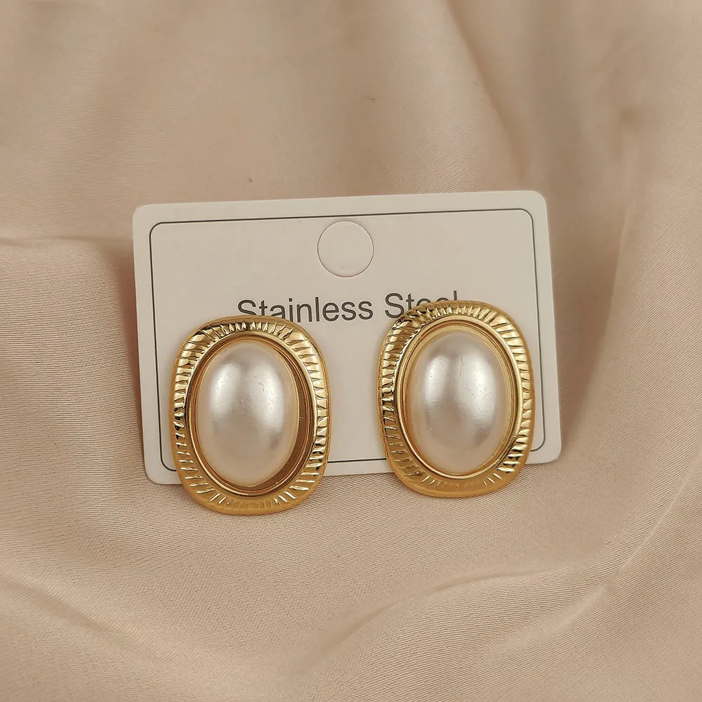 Stainless Steel Ridged Oval Frame Faux Pearl Stud Earrings Gold Tone Vintage Retro Statement Ear Jewelry for Women