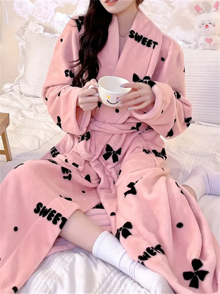 Pijamas de invierno para mujer, bata larga, ropa de dormir bonita, franela Kawaii, albornoz cálido y cómodo, ropa de descanso con cinturón, ropa para el hogar con estampado dulce