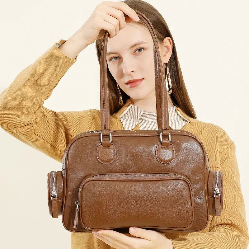 

Retro Solid Color Bowling Bag for Women Versatile and Suitable for Commuting Unique Design Shoulder Bag Underarm Bag Fashion