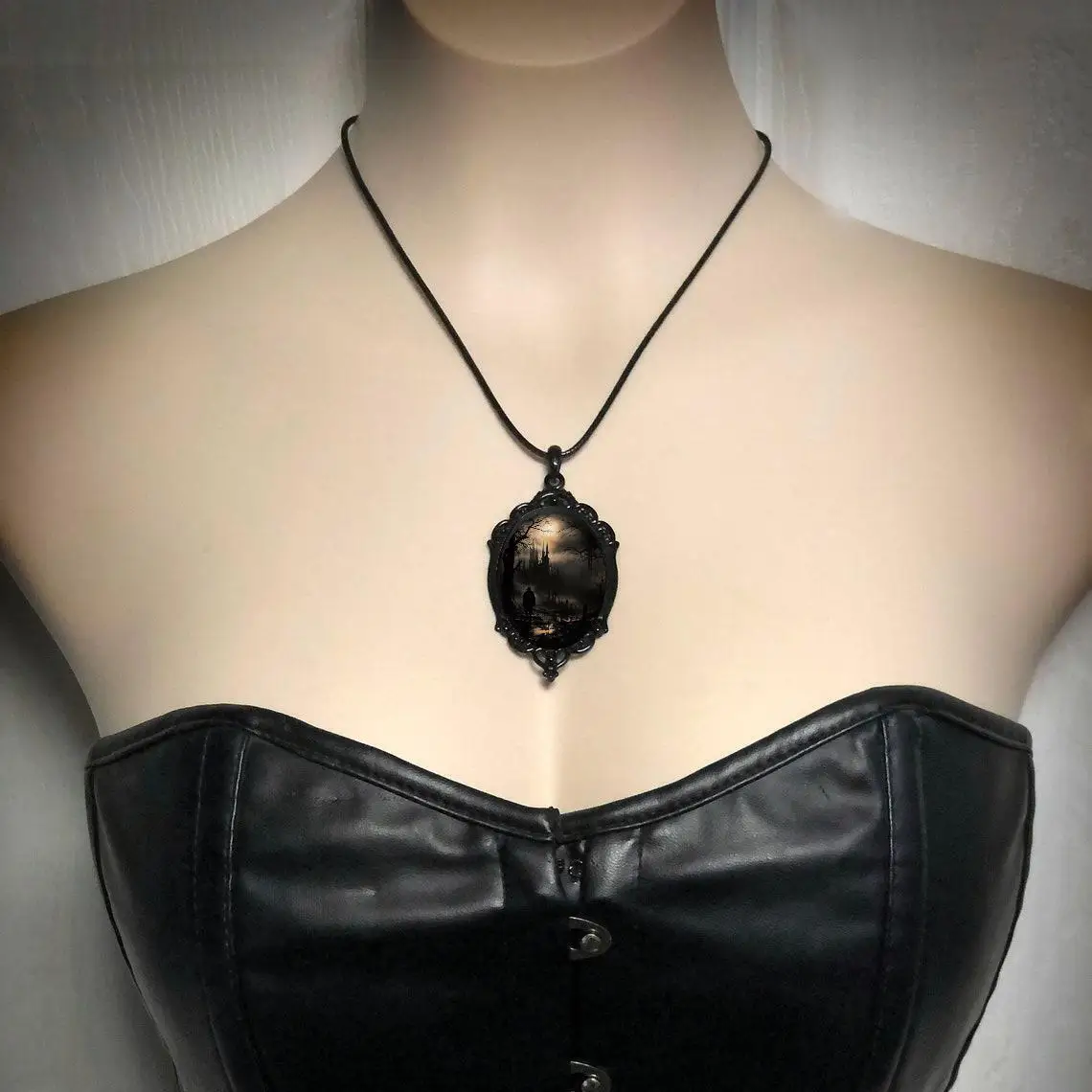 Gothic Retro Castle Cameo Necklace for Women Man Fashion Pagan Witchcraft Jewelry Crow Bat Ruin Castle Cameo Rope Chain Necklace